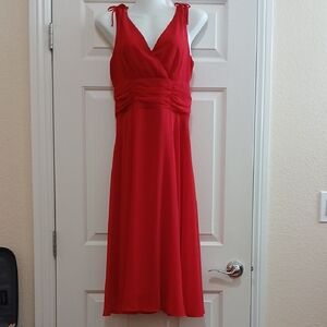 Elegant Red Sleeveless Chiffon Dress
